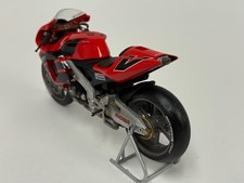 Minichamps 1/12 Scale 122 051004 Honda RC211V A. Barros MotoGP 2005 Yellow Blue