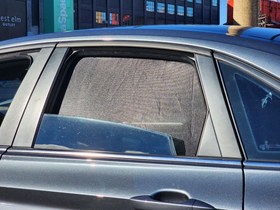 PANTALLAS A PRESIÓN genuinas para ventanas traseras de coche para Volkswagen Jetta 7ª generación (A7; 2... Foto 4 de 4