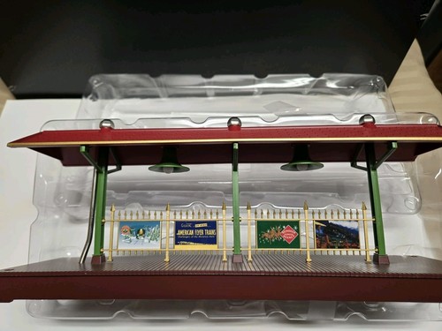 Plataforma de estación iluminada Lionel LRRC 6-16838 (iluminación esmerilada)  | Condition: Used