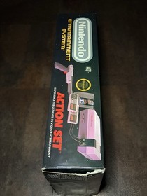 Consola Nintendo NES Action Set con caja original. Probado y funcionando