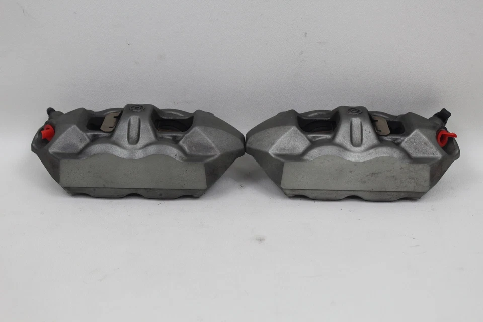 Pinzas y pastillas de freno delanteras Triumph Daytona 675R 675 13-17 Brembo M4 Foto 4 de 4