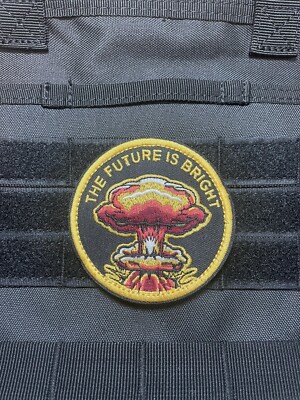 Titan One Europe - The Future is Bright Nuclear War Extinction Patch Ricamo (Termoadesiva Titan One Europe - The Future is Bright Nuclear War Extinction Patch Ricamo (Termoadesiva