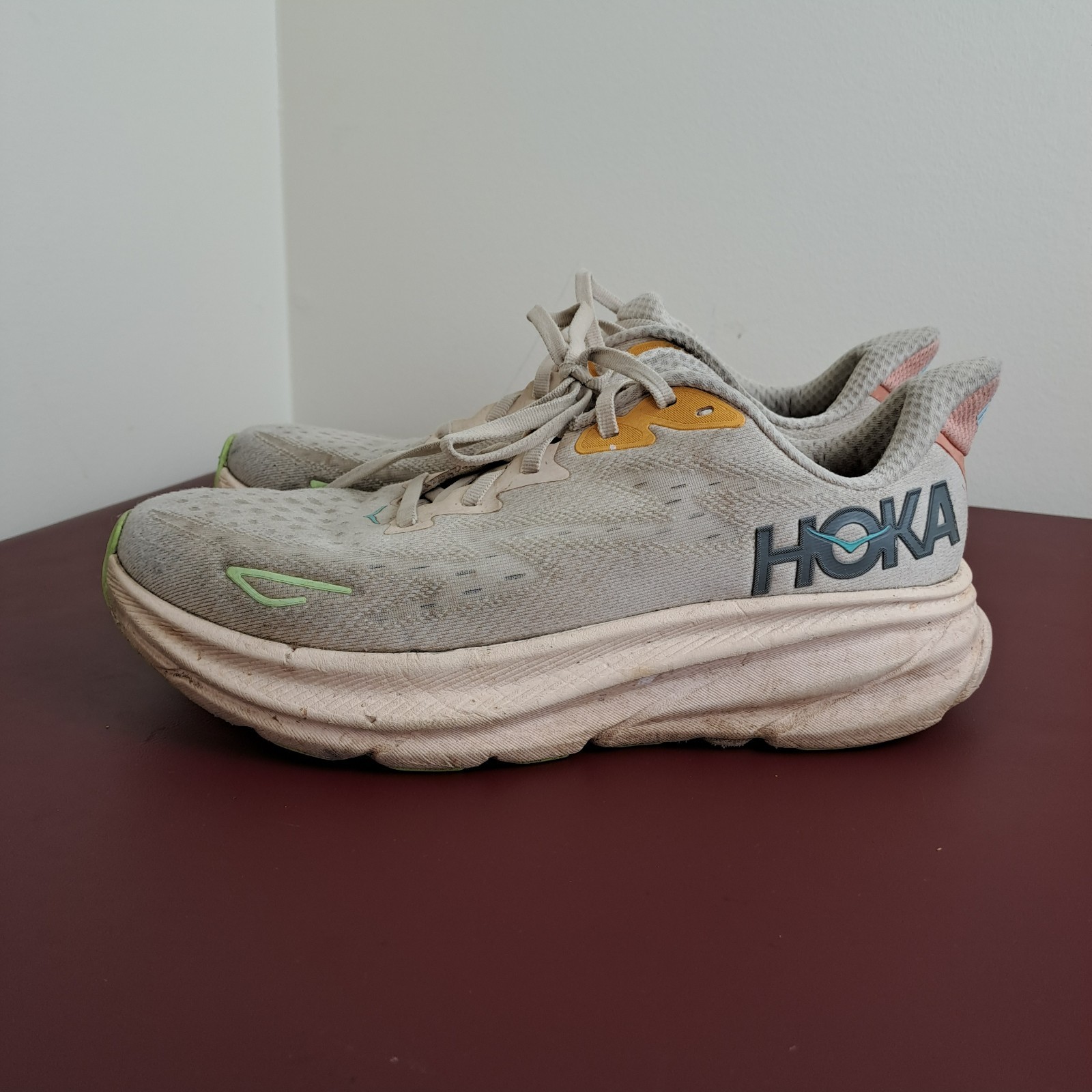 Hoka One One Clifton 9 Running Shoes Womens Size 9B Light Grey Trainer Sneakers thumbnail 2