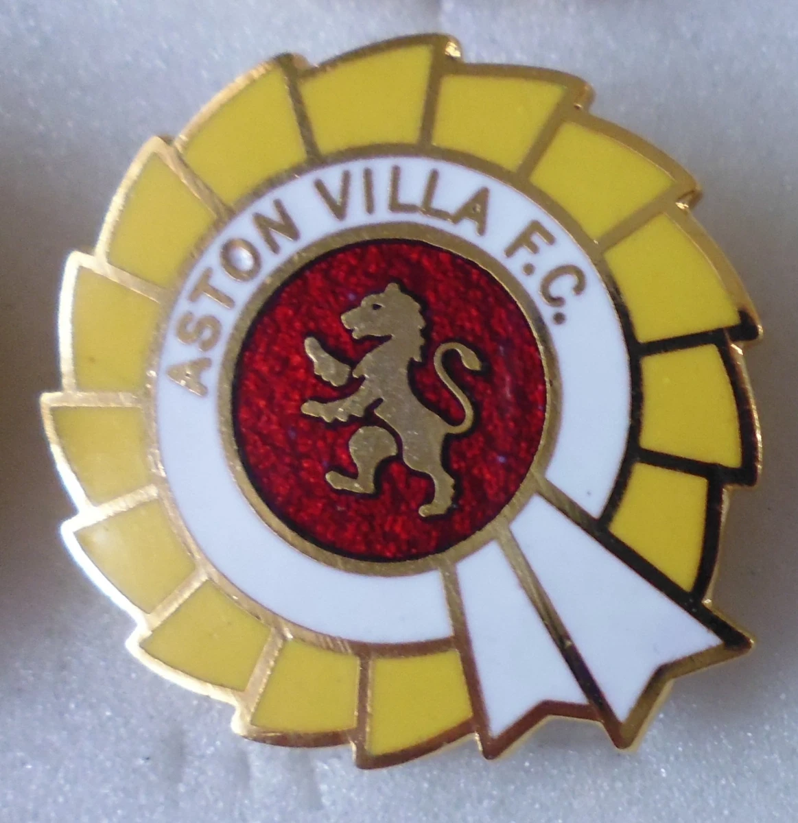 Ancien Insigne émaillé Aston Villa - Pin's Supporter Football - Rare