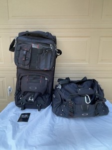 OAKLEY Tactical Field Gear Standard Issue 34 Inch Wheeled lLuggage & Duffle Bag