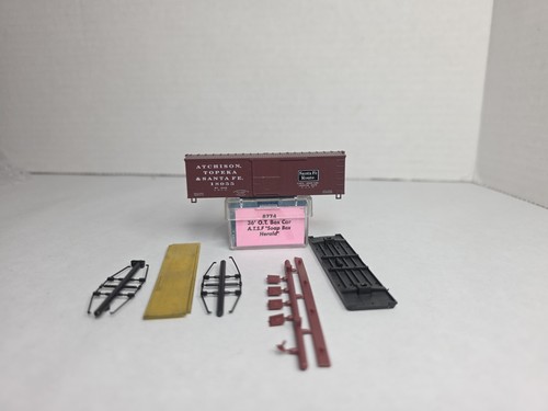 Roundhouse 8774 36' Boxcar ATSF 18055 Jabón Caja Herald Kit Santa Fe Necesita Camiones | Zustand: Used