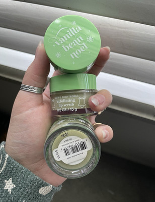 Bath & Body Works Vanilla Bean Noel Exfoliating Lip Scrub 0.5 oz / 15 g