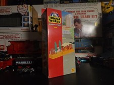 Tomica World by Tomy Road Rail System 7488 Country Station