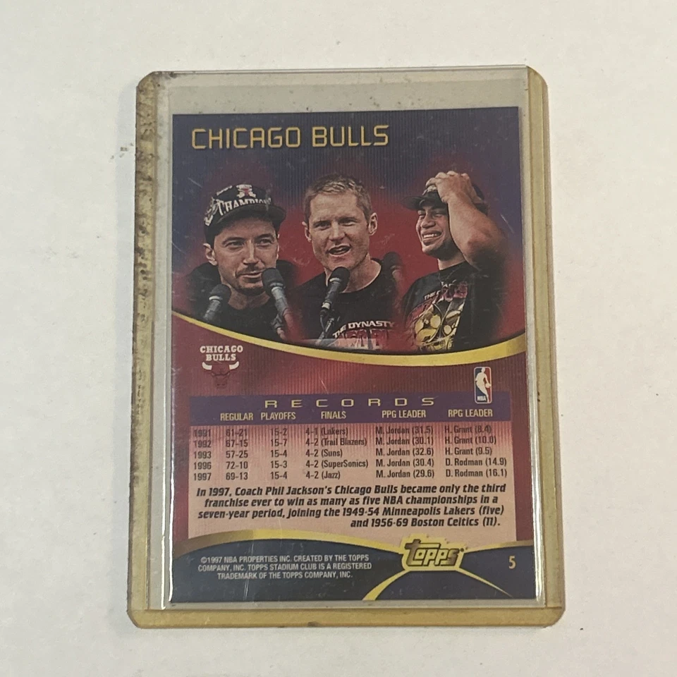 1997-98 Topps 体育场俱乐部芝加哥公牛队 90 年代 #5 Jordan Pippen Rodman — 第 2/2 张图片