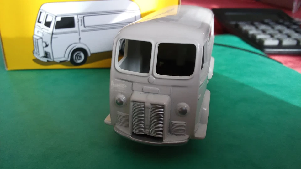 DAN-TOYS: PEUGEOT D3A TOLE FOURGON " La vache Qui Rit" - 1/43 - Série Limitée. - Photo 2/4