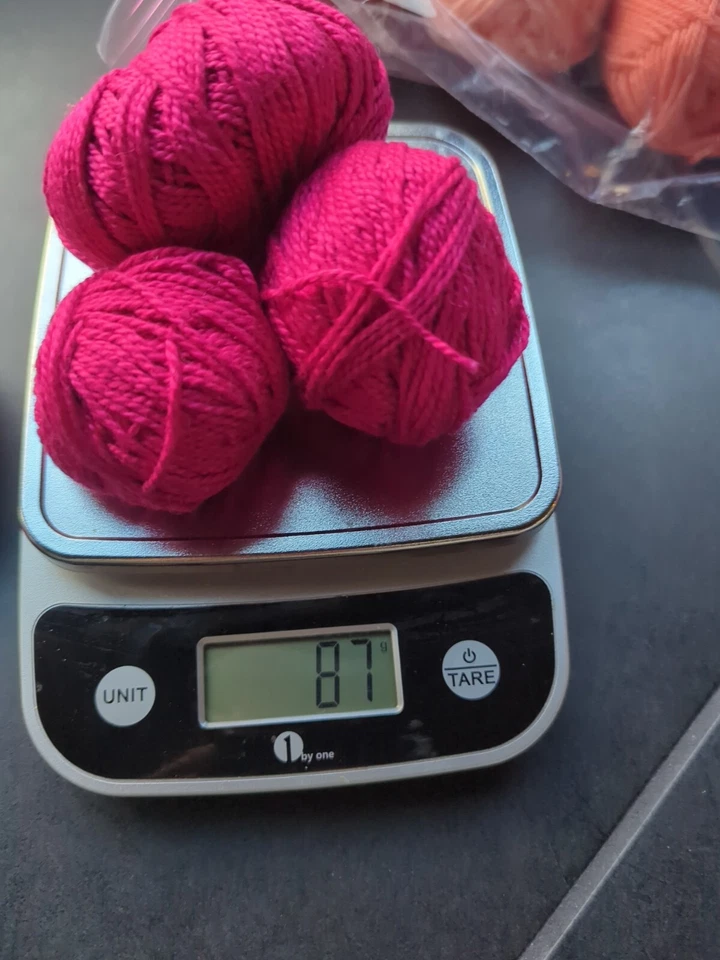 Set Of 10 Full & Partials Patons Cotton DK Yarn Balls 50 gr 116 Yds Ea Hot Pink - Image 4 of 4
