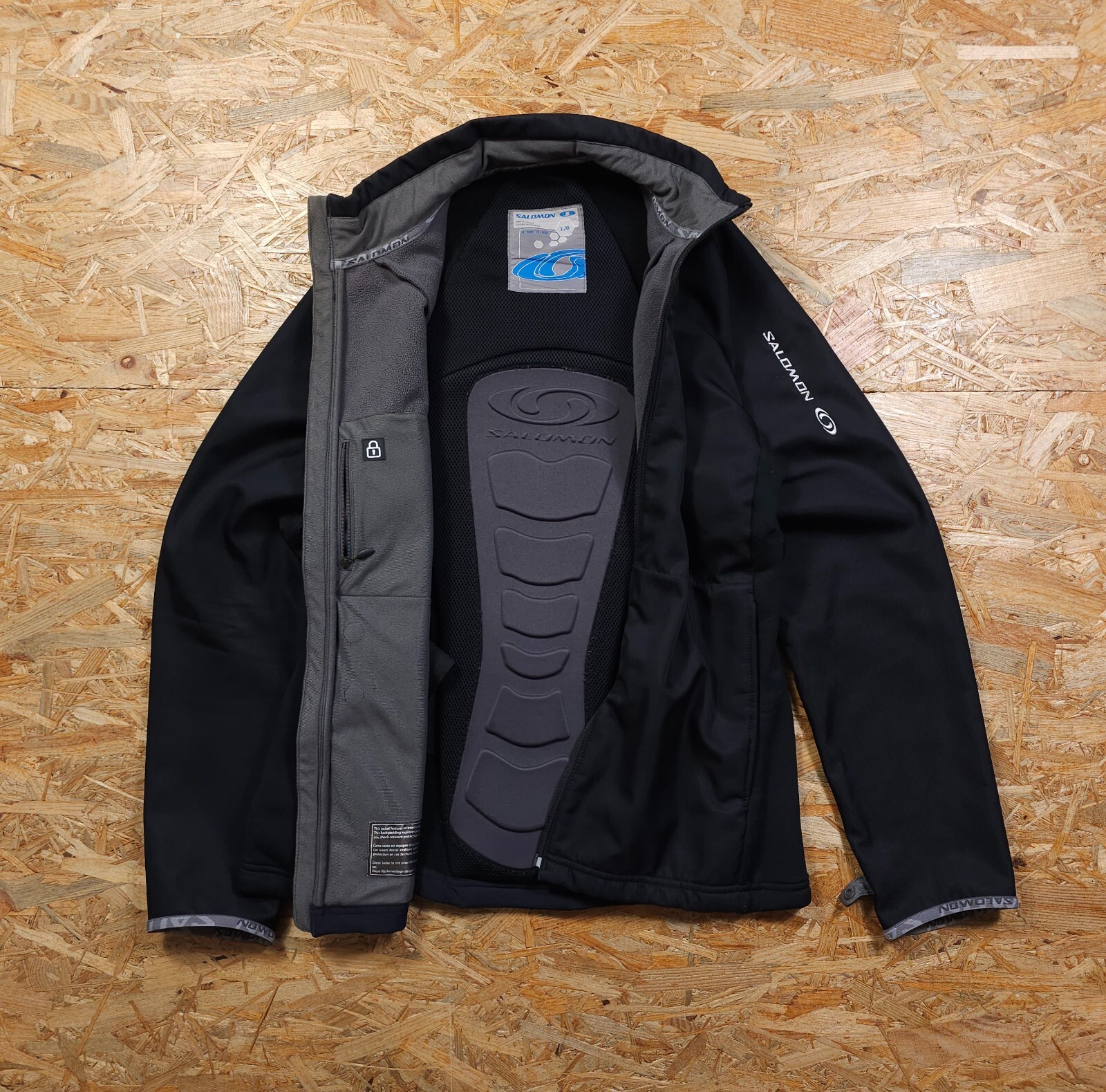 Salomon With Back Foam Padding Softshell Jacket 2… - image 11