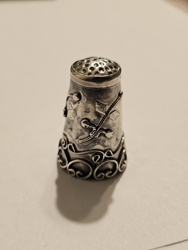 Vintage Pawn Iguala Mexico Signed L.M.C Art Deco Scallop Edge Leafs Thimble 17