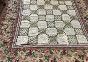 Vintage Hand Sewn Appliqué Cotton Fabric Shabby Chic Quilt 86”x85”