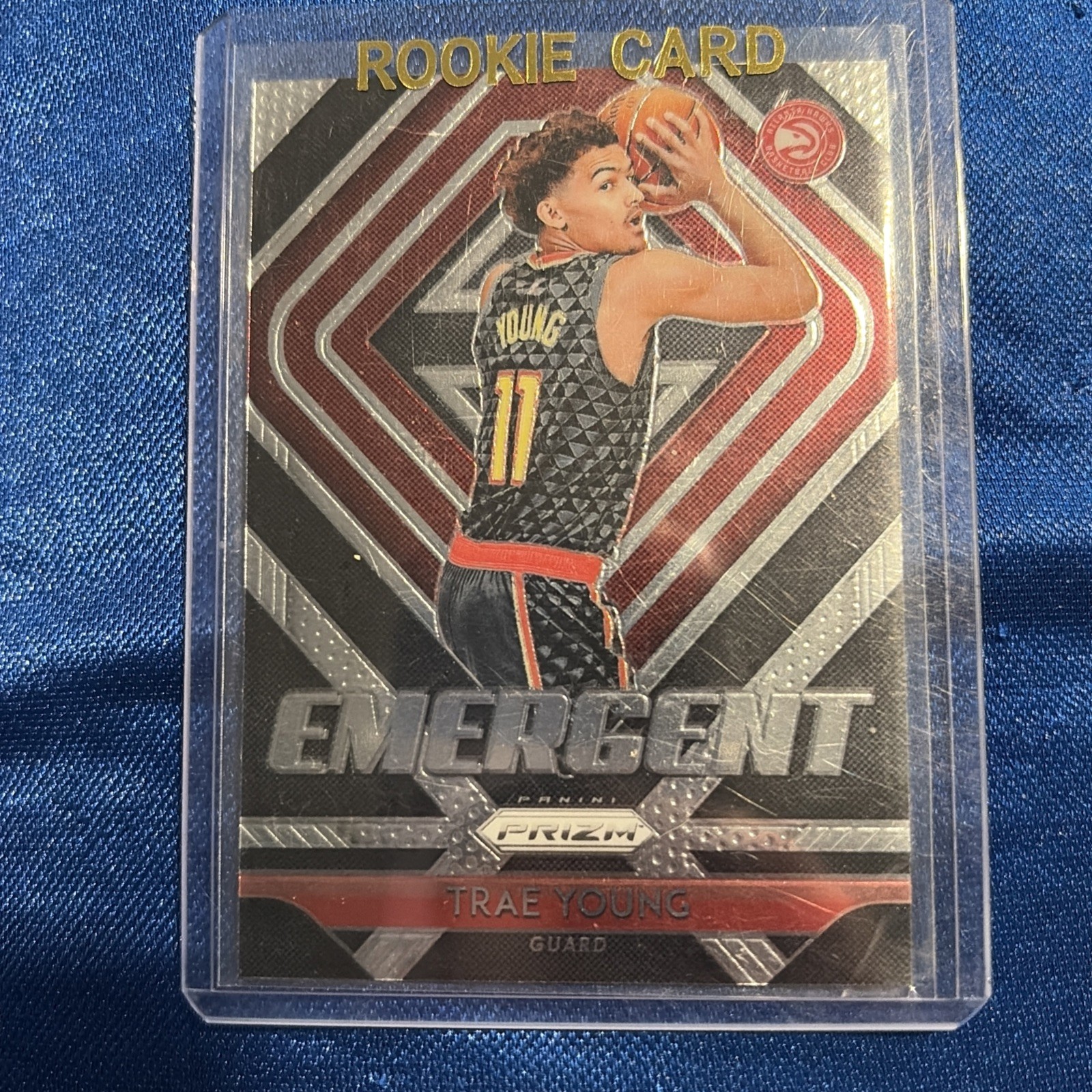 2018-19 Panini Prizm - Emergent Trae Young #5 (RC)