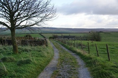 Foto A2 Gleis zum Herzogsfarm Frühlingsgrün Ein Bauernhof zwischen Ost und West H c2011