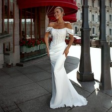 Customizedt Luxury Wedding Dress Sweetheart Neck Sleeveless Backless FloorLength