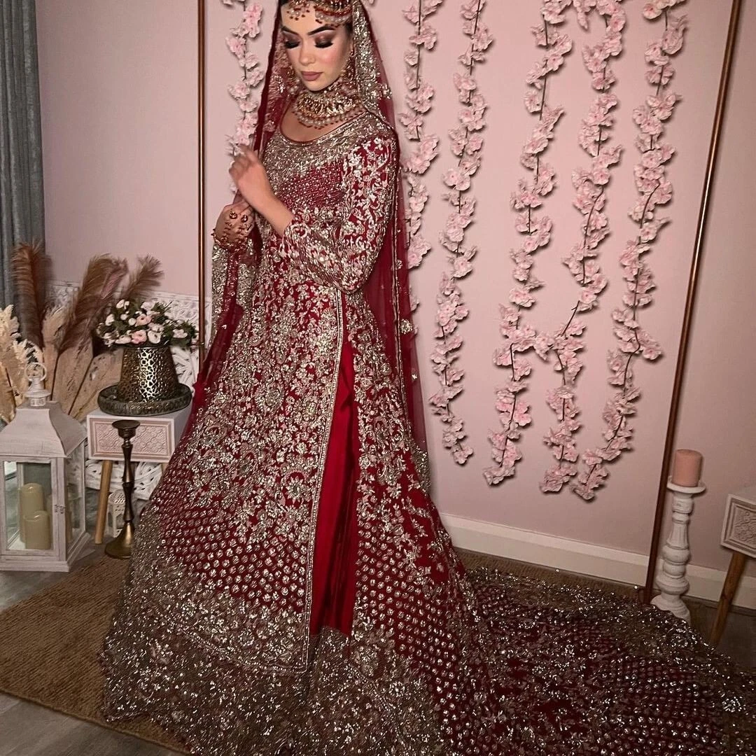 Bridal lehenga shop with trail