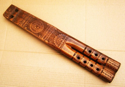 V773) Vintage ornate hand carved wooden Baltic Dvojnice double pipe flute