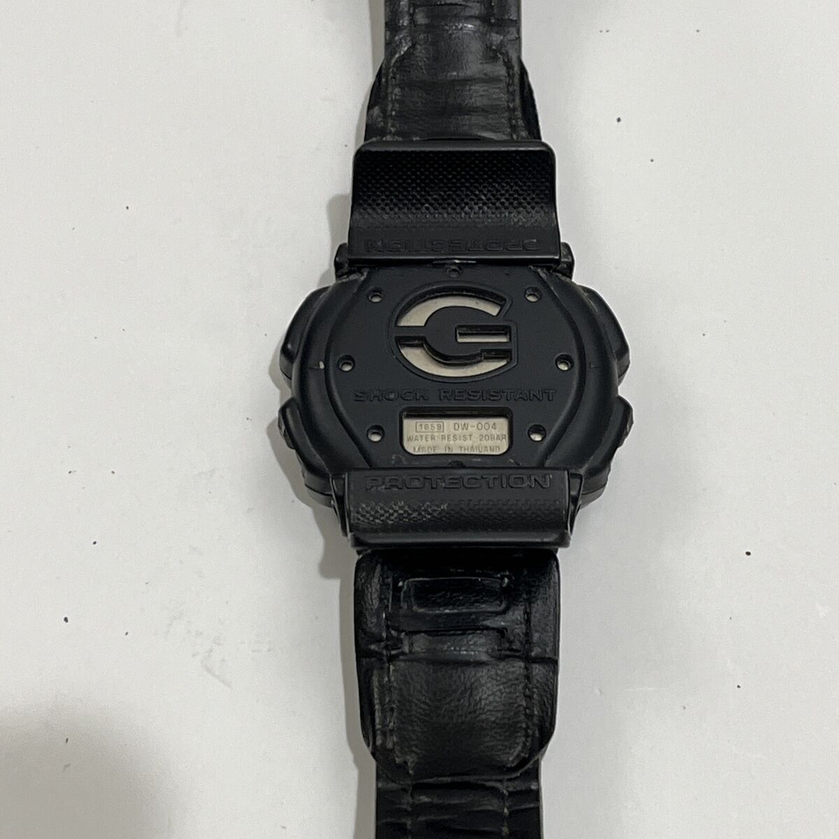 Casio G-SHOCK 1659 DW-004 ILLUMINATOR Alarm Chronograph Men Casio G-SHOCK 1659 DW-004 ILLUMINATOR Alarm Chronograph Men