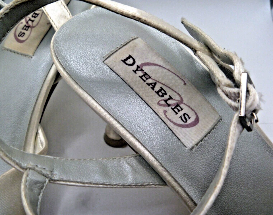 Dyeable Satin Wedding Shoes Diamond White Size 7 - Image 3 of 4