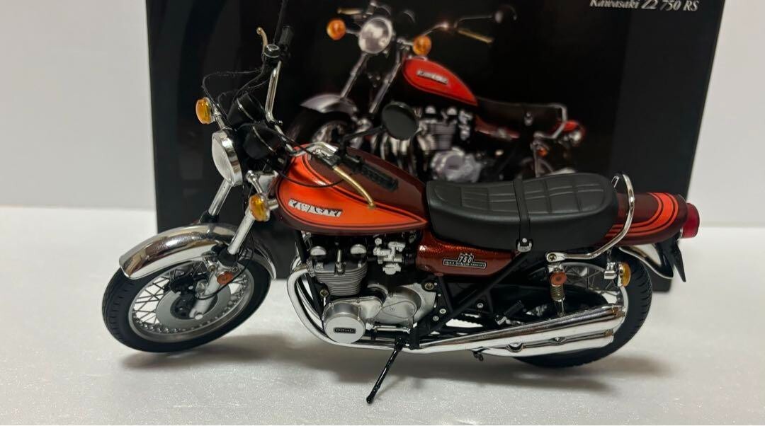 Kawasaki ZⅡ 750RS 1/12 scale made by Minichamps Candy Brown