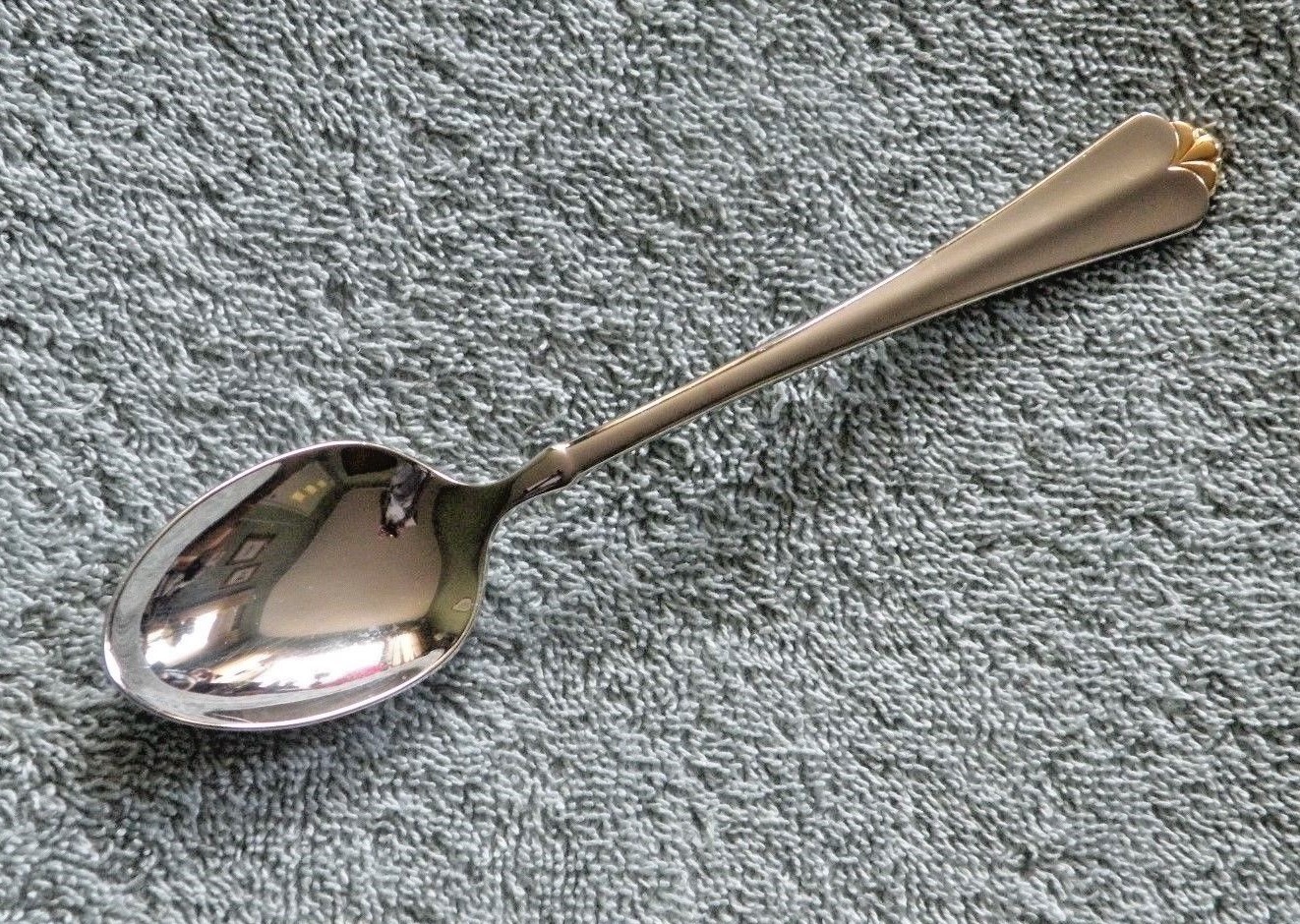 GOLDEN JUILLIARD Oneida Glossy Stainless Silverware / Flatware