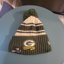 Green Bay Packers New Era 2022 NFL Sideline Pom Knit Beanie Green White NWT OSFA