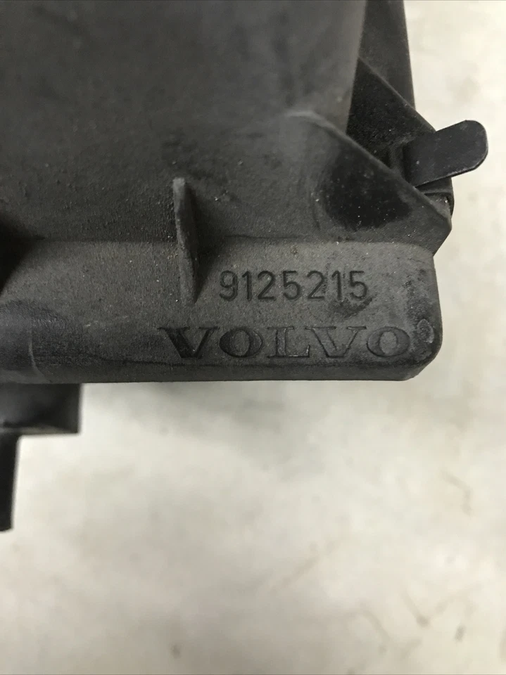 VOLVO S70 V70 1997-2000 2.4 CAJA FILTRO AIRE 9125215 OEM caja filtro aire Foto 4 de 4