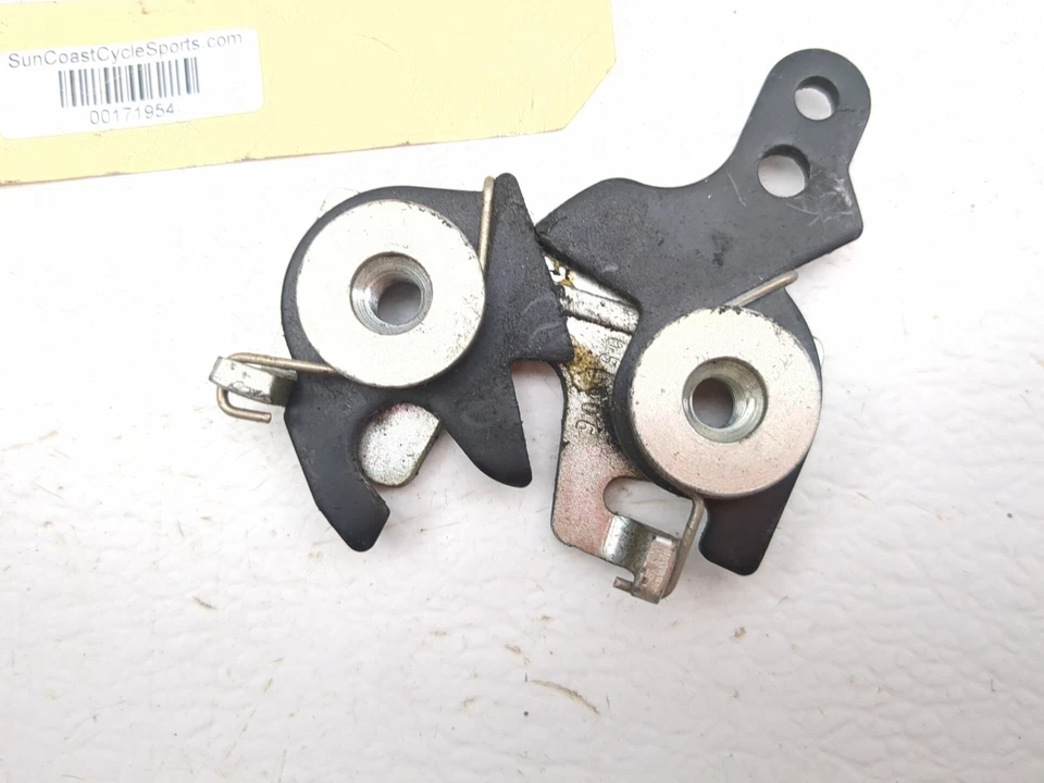 14-20 Polaris Slingshot Sl Left Right Hood Latch Set - Image 2 of 4