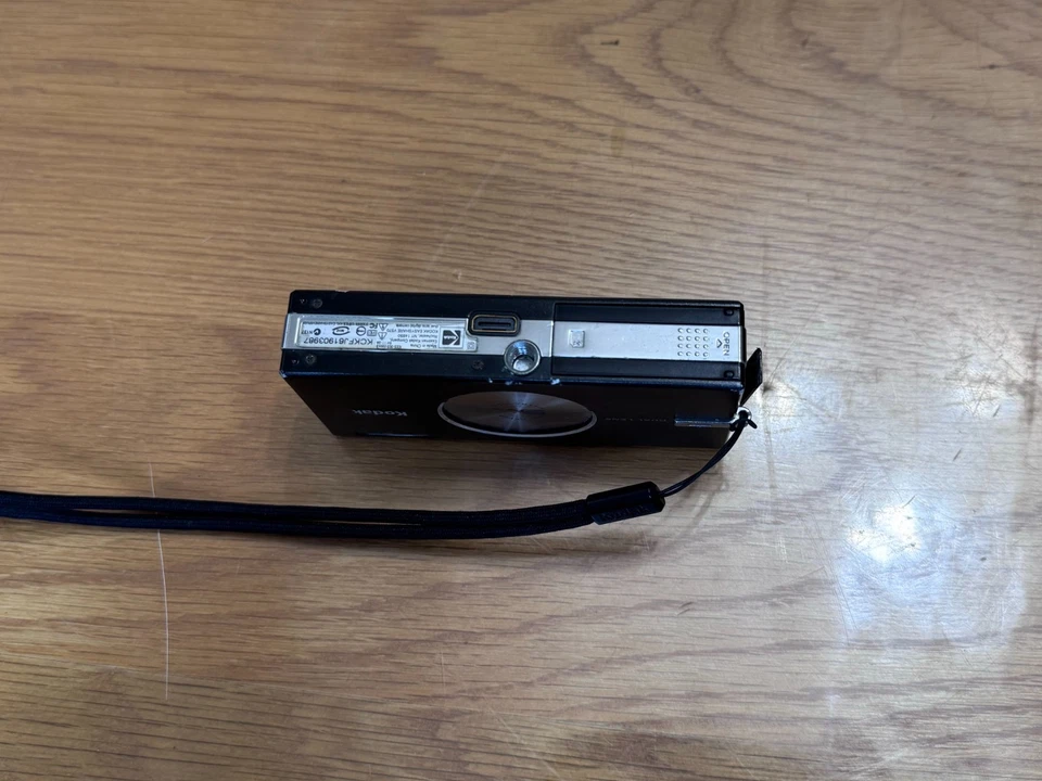 Kodak Digital Camera EasyShare V570 Dual Lens 5.0MP Black Tested - Image 2 of 4