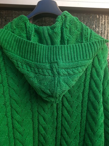 Strickjacke Gina B,lang,Grün Kapuze ,Zopfmuster,ohne Verschluss Gr.XL 48/50 Neu - Bild 6 von 8