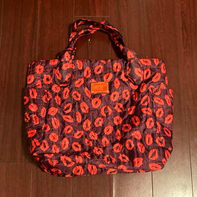 Marc by Marc Jacobs Standard Supply Lips Print Reversible Tote Zip, Pockets