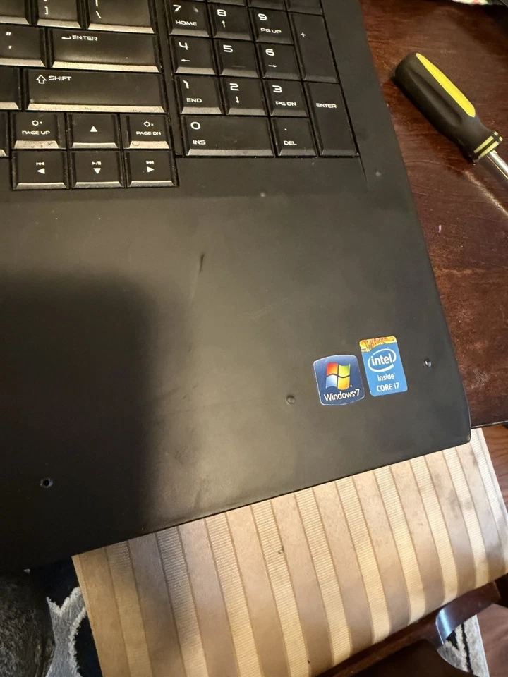 Notebook Alienware 17 P18E I7 8GB DDR3 SEM SSD GAMING UNIDADE DE PEÇAS Leia a descrição!! - Imagem 4 de 4