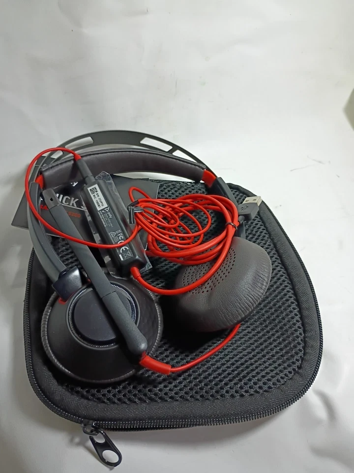 Jabra Evolve 40 UC Stereo Wired Headset USB-A with 3.5mm Jack - Image 2 of 4
