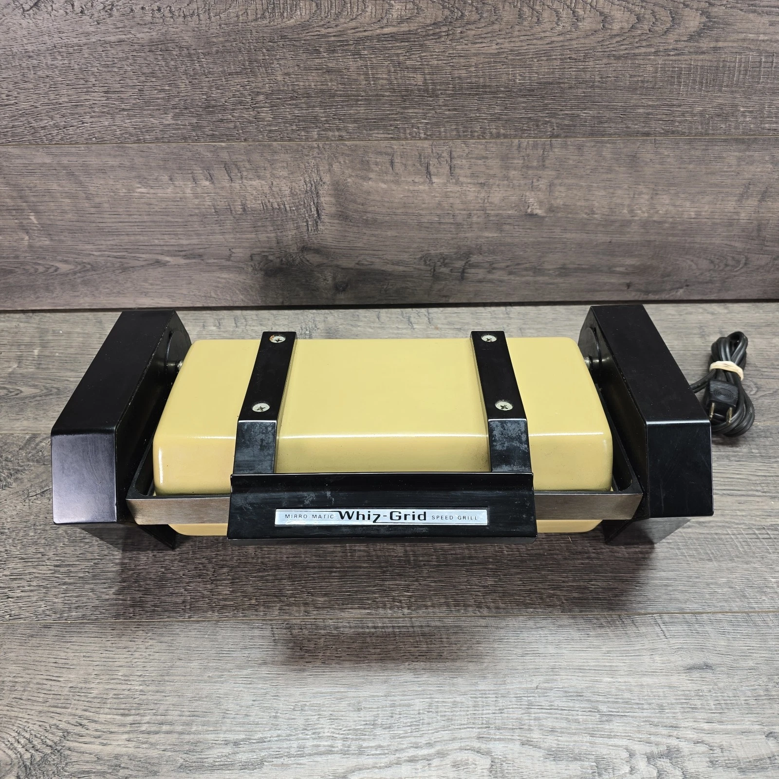 Vintage 1970s MCM Yellow Mirro Matic WHIZ GRID Speed Sandwich Panini Press
Opens in a new window or