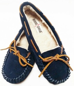 minnetonka navy blue moccasins
