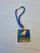 Vintage Thirsk Racecourse Rennen Verein Guest Mitglieder Medal Abzeichen Pferd