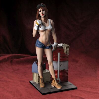 MW22 ROYAL MODEL 858 GARAGE GIRL (75MM) FIGURE