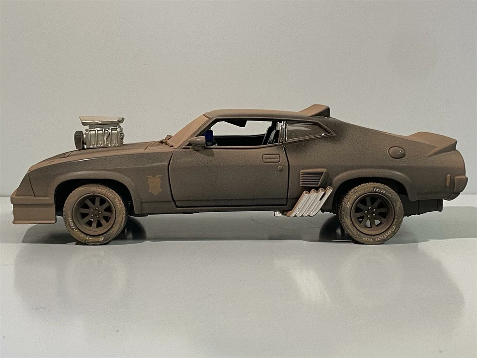 Mad Max Last of the V8 Interceptors Weathered 1:24 Greenlight 84052 - Image 4 of 4