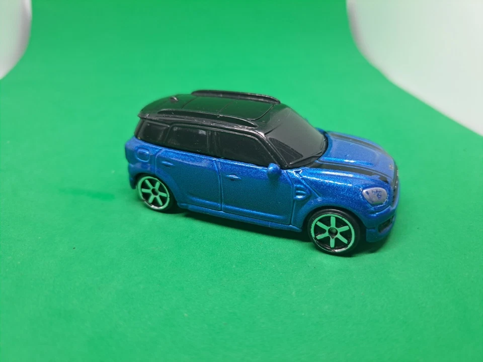 Maisto MINI COOPER COUNTRYMAN DIE CAST CAR Blue & Black Multicolor  - Image 4 of 4