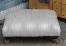 PARKER KNOLL MOSLEY SMALL BENCH, FOOTSTOOL IN SILVER STRIPE FABRIC (1282)