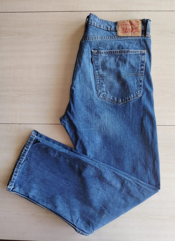 Levi's Men's 501 W34 L30 Blue Medium Wash Denim Straight Jeans Button Fly, photo 1 of 5