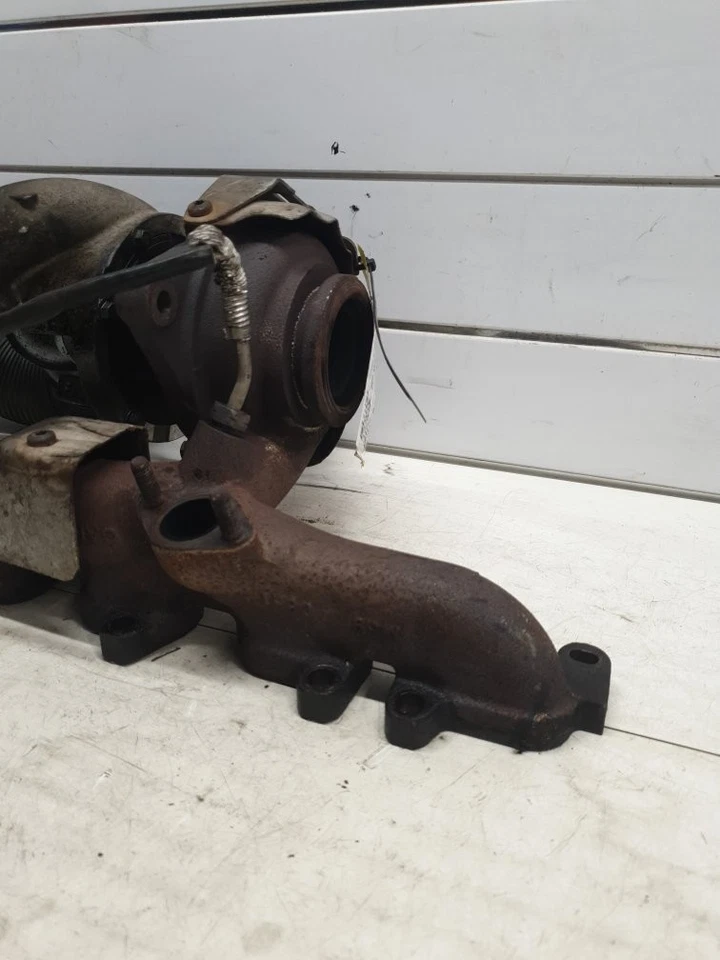 Seat Leon Mk2 5 puertas escotilla 2008-2012 turbo y colector 03L253016T Foto 2 de 4