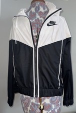 NIKE WINDRUNNER JACKET WOMENS SZ MEDIUM BLACK WHITE HOODED FULL ZIP WINDBREAKER