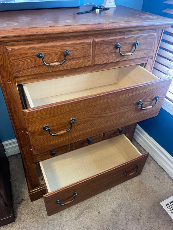 Cómoda de madera antigua reformada siglo XX excelente estado Foto 3 de 4