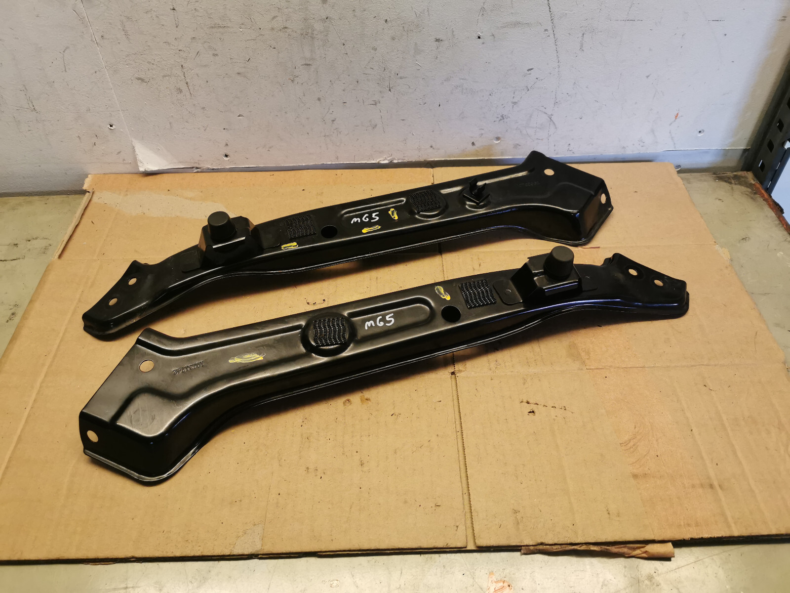 MG 5 MG5 EV 2022 PAIR OF FRONT SUPPORT BRACKETS RIGHT LEFT  