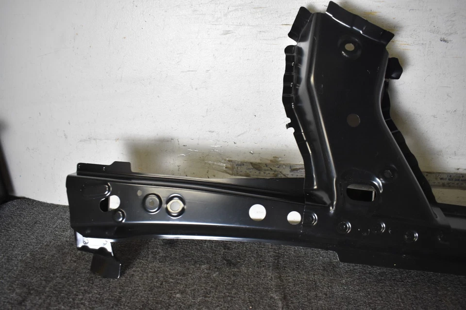 2016-2022 宝马 740i 内面板 (41-21-7-413-115) — 第 2/4 张图片