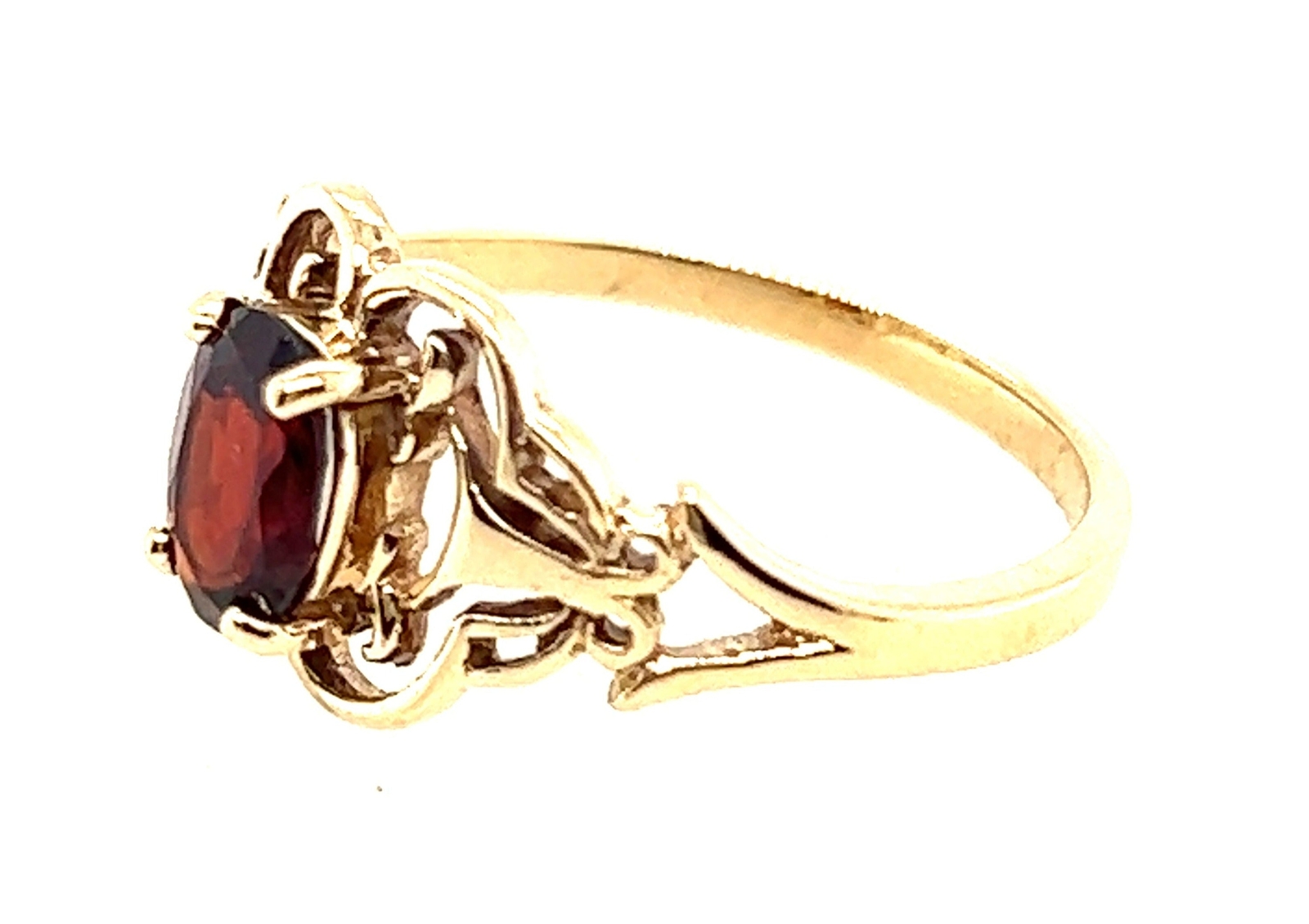 Ruby & 9ct Yellow Gold Ring - image 3