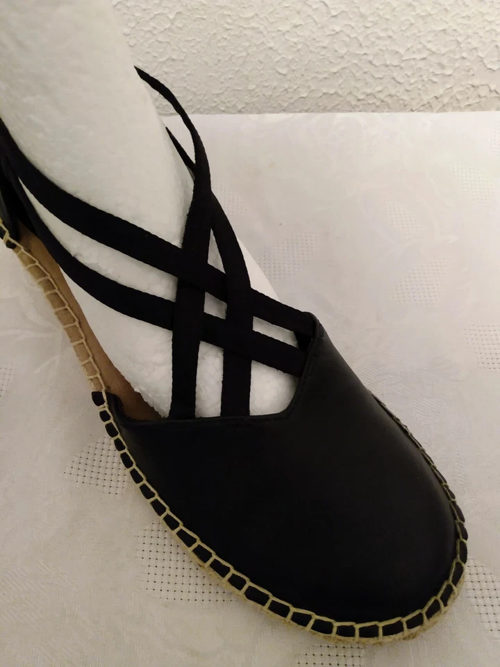 Alpargata Kenneth Cole Reaction de cuero sintético negro cremallera 2 1/2 tacones de cuña talla 9,5 Foto 2 de 4